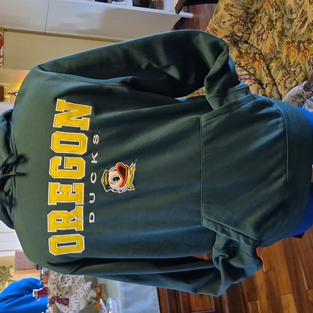 Oregon Ducks Hoodie With Kangaroo Pocket. By Colluseum Sz.L.(#2060B)